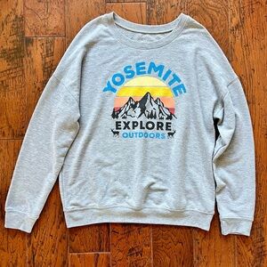 Yosemite Sweatshirt size Medium